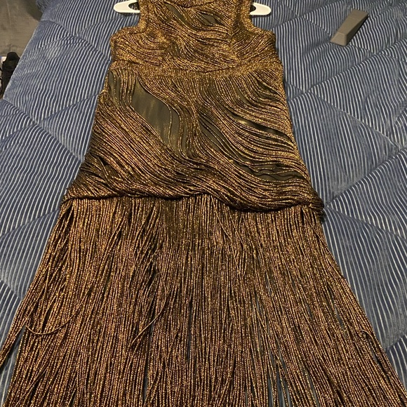 Gold & black - Picture 2 of 2